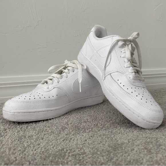 Nike Shoes - Nike Air Force 1’07 white size 8